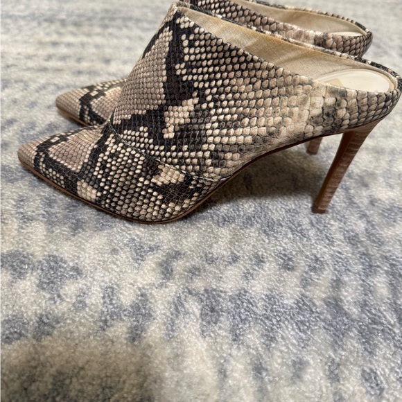 Dolce Vita Women's Snakeskin Mules - Black and Cream - Picture 3 of 7